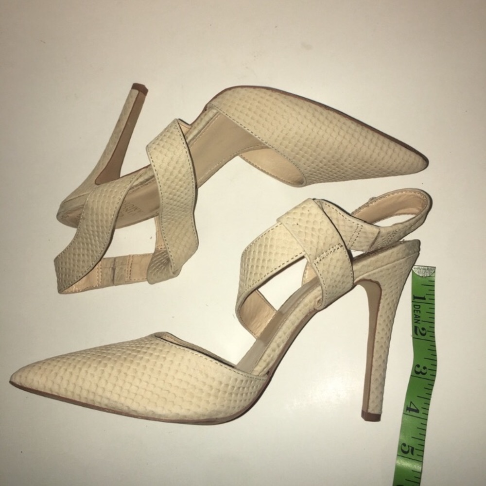 Vince Camuto Heels 💃 - Picture 4 of 8